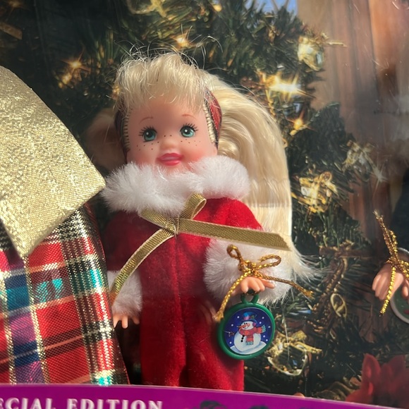 1998 Holiday Sisters Barbie - Picture 6 of 8